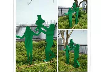 Outdoor Decorative Painted Metal Sculpture Stainless Steel Family Sculpture